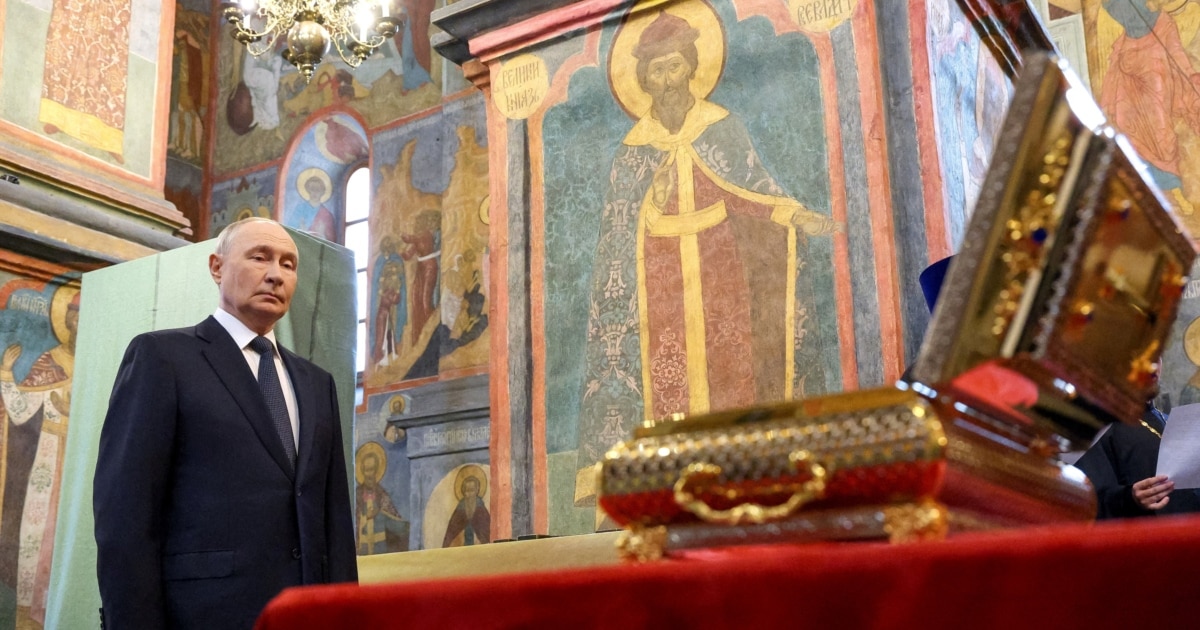 Kremlini sjell në front reliktet e një princi të shekullit të 14 të