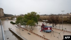 დატბორილი ბავშვთა სათამაშო მოედანი კორდოვაში. 7 თებერვალი, 2026 წელი