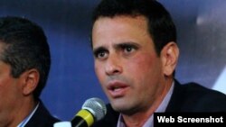 انریکه کاپریلس، رهبر اپوزیسیون ونزوئلا طرفدار الگوی بازار آزاد و کاهش روابط کشورش با ایران است.