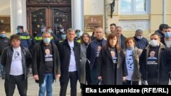 "ნაციონალური მოძრაობის" წევრთა აქცია აჭარის მთავრობის ადმინისტრაციულ შენობასთან