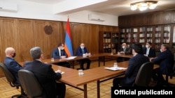 Armenia - Prime Minister Nikol Pashinian meets with Constitutional Court judges, December 27, 2021.