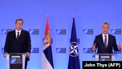 Glavni tajnik NATO-a Jens Stoltenberg tokom zajedničke konferencije za novinare sa srbijanskim predsjednikom Aleksandrom Vučićem, 17. maja 2021.