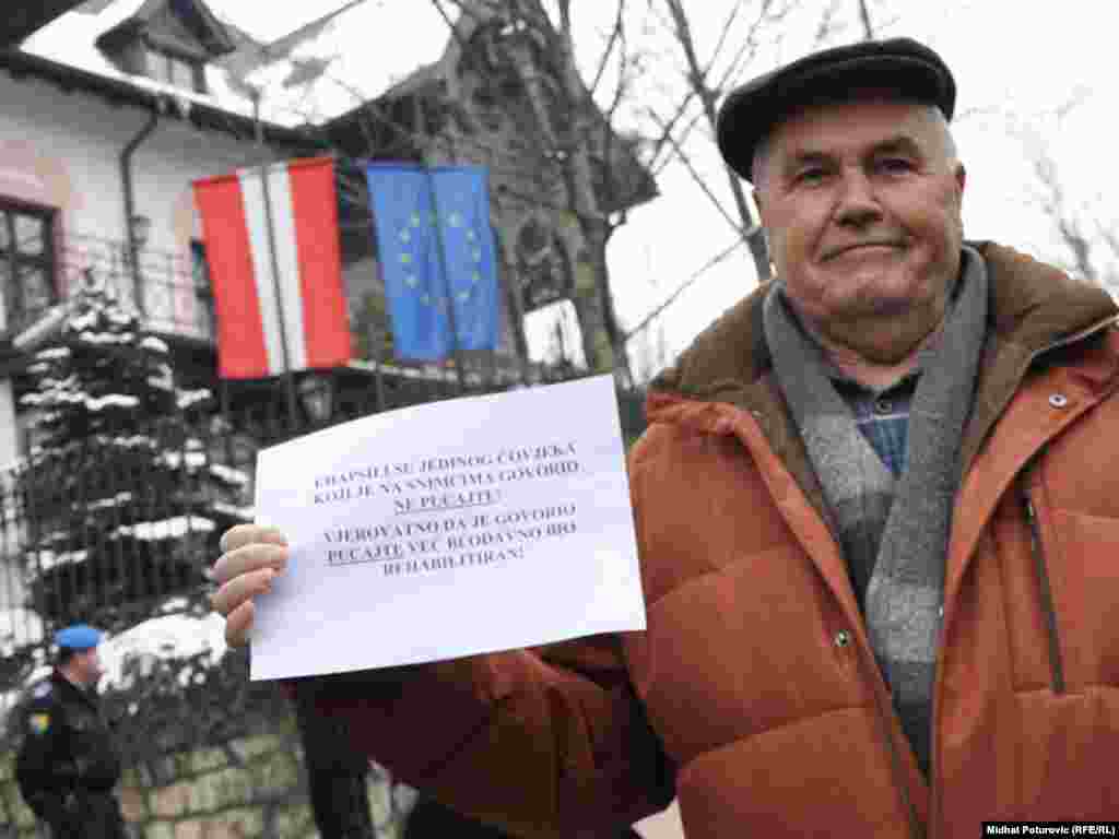 Protest zbog hašenja Jovana Divjaka ispred Ambasade Austrije u Sarajevu, 4. mart 2011