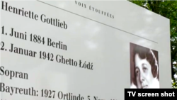 Imagine a sopranei Henriette Gotlieb la expoziția de la Bayreuth