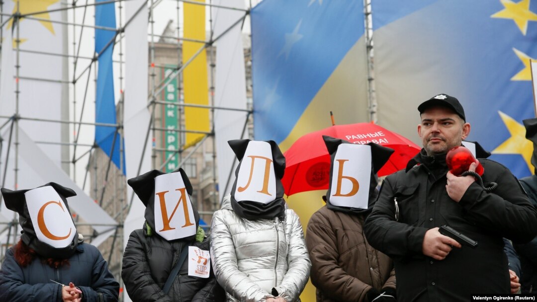 Тазоҳурот рӯзи 14-уми декабр дар Киев пойтахти Украина баргузор шуд.