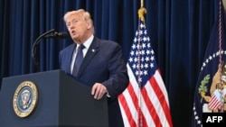 Președintele SUA, Donald Trump, vorbește la o conferință de presă la Miami, Florida, pe 9 martie 2026.