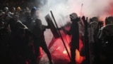 Suzavac i pendreci u Novom Sadu, u sukobu policije sa demonstrantima