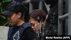 Idonežanka Siti Aisjah i Vijetnamka Ti Huong optužene su da su 13. februara 2017. godine ubile Kim Džong-nama gasom VX 