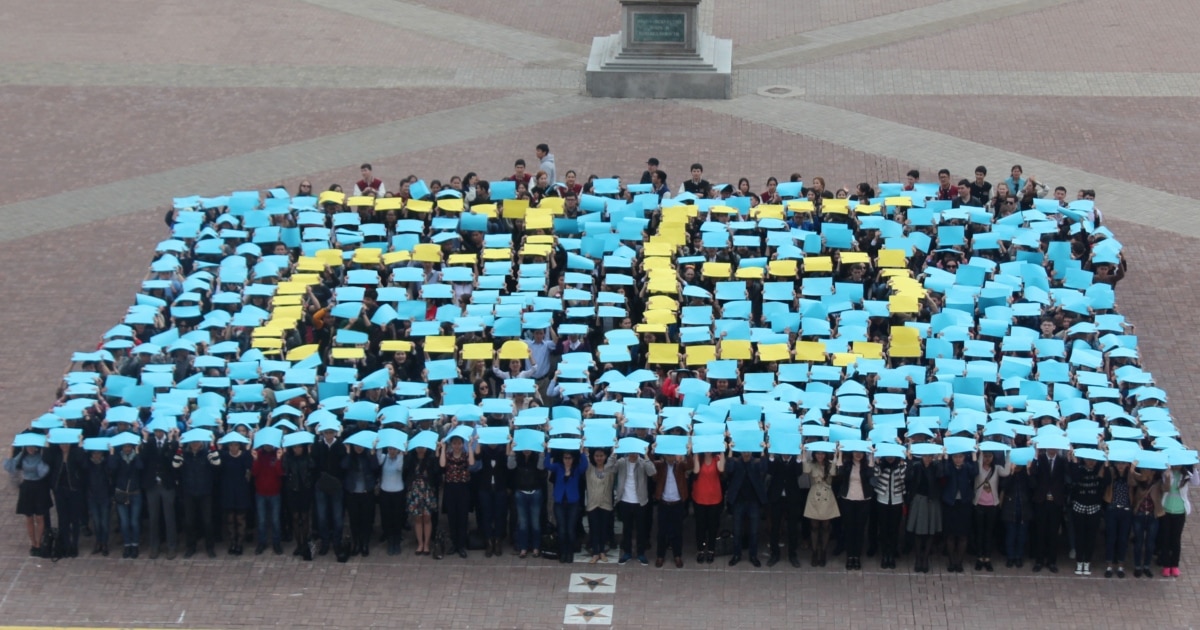 Порно видео: Барлығына бір әйел