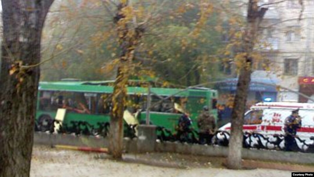 Место взрыва автобуса будет отцеплено до 3 ноября