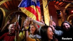 Каталониядагы парламенттик шайлоо жыйынтыгына байланыштуу майрамдагандар