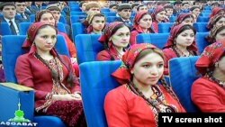 Türkmenistanda Ýeňiş gününe bagyşlanyp geçirilen çäreden bir pursat. 