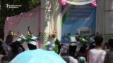 Uzbeks Celebrate Independence Day As They Await News On Karimov