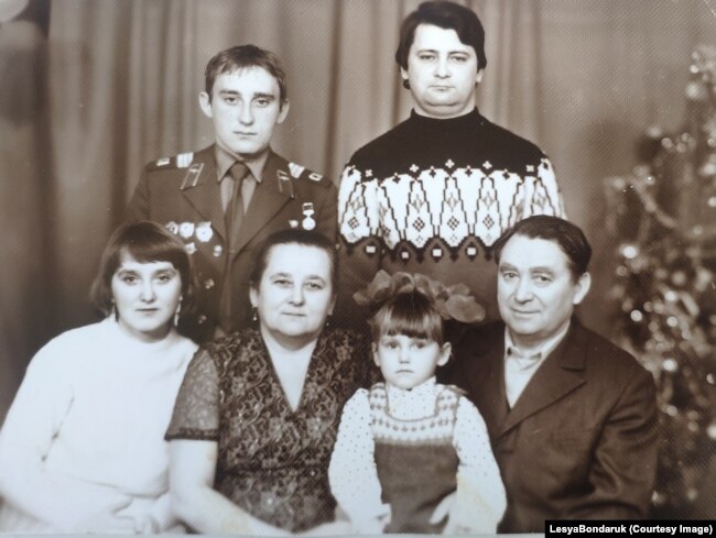 У колі сім'ї, 1984 рік