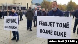 Protesta e punëtorëve të Telekomit të Kosovës më 16 nëntor, 2020. 