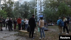 За словами голови області, окрім ураженої багатоповерхівки, в місті постраждали близько 40 будинків