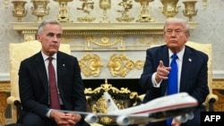 Premijer Kanade Mark Carney i američki predsjednik Donald Trump u Bijeloj kući, 7. oktobra 2025.