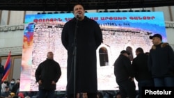 Armenia -- Prosperous Armenia Party leader Gagik Tsarukian speaks at an opposition rally in Yerevan, February 20, 2021.