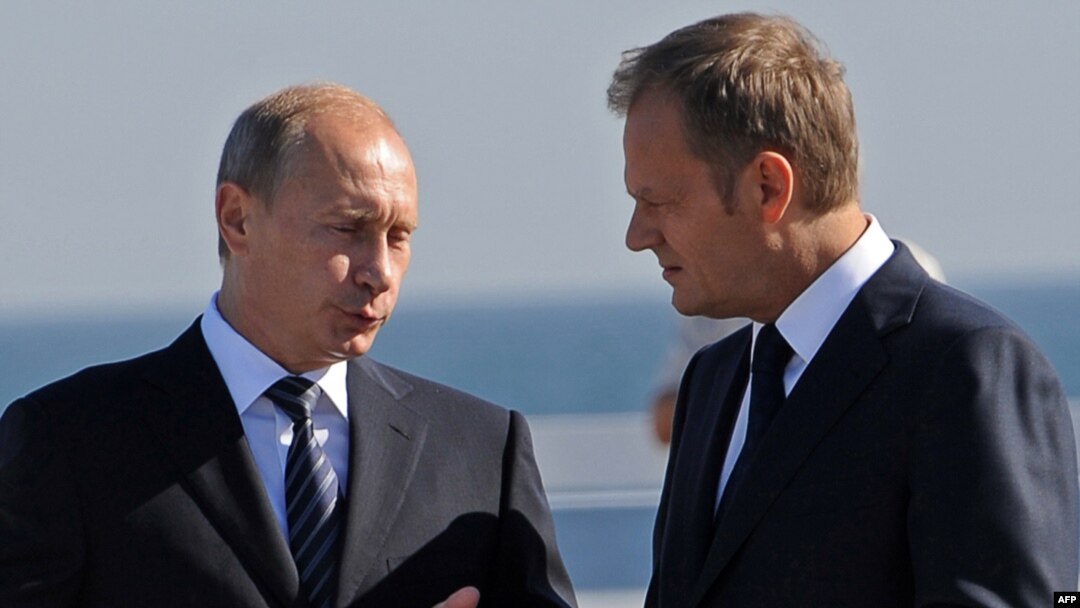 An end to calls for a boycott of Ukraine during Euro 2012 is one thing Polish Prime Minister Donald Tusk (right) and Russian President-elect Vladimir Purin can see eye to eye on.