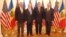 Petru Lucinschi, William Moser, Mircea Snegur şi Nicolae Timofti (de la stânga la dreapta) la recepţia de la Ambasada SUA.