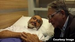 عیادت محمد نوریزاد از مهدی خزعلی پس از اعتصاب غذا