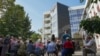 Protest în fața Curții de Apel, unde judecătorii examinau dosarul în care Ministerul Justiției cere dizolvarea a patru partide afiliate lui Ilan Șor.