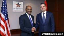 U.S. - Daniel Yohannes (L), CEO of the Millennium Challenge Corporation, meets with Armenian Prime Minister Tigran Sarkisian in Washington, 13Dec2012.