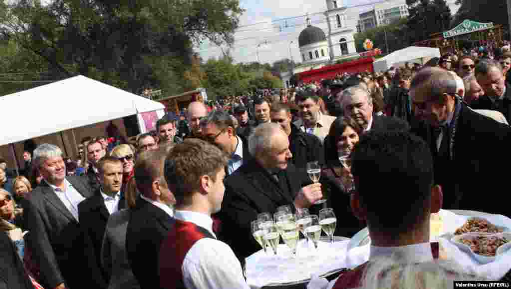 Un pahar de vin alb prezidențial ce nu se poate refuza...