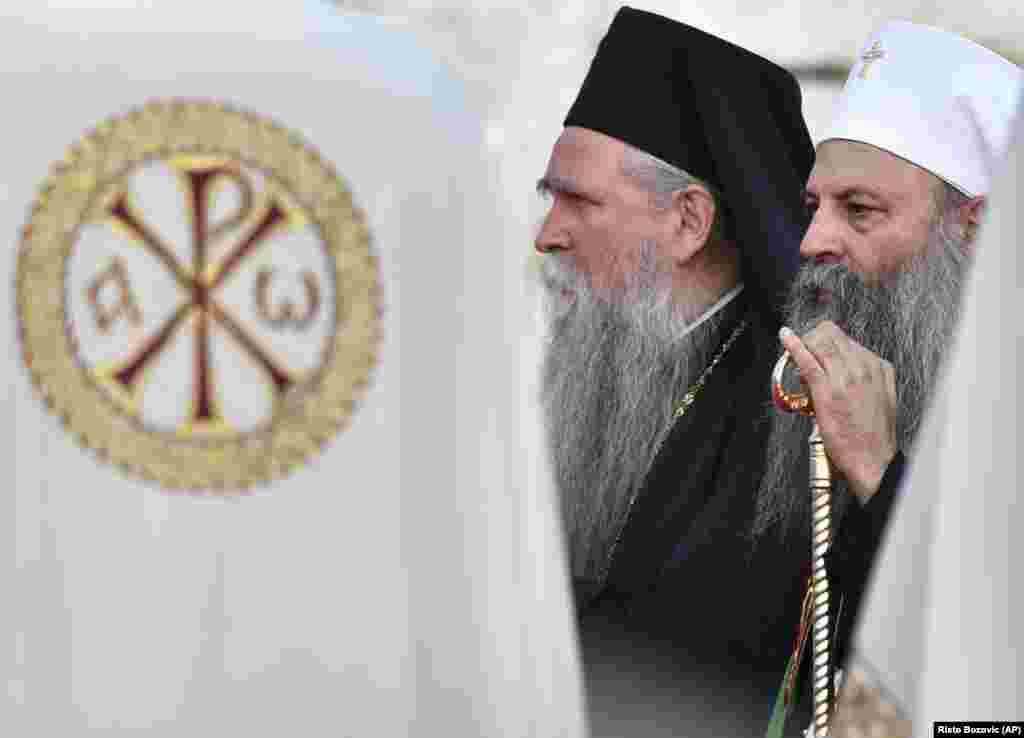 ЦРНА ГОРА - Црногорската Управа за катастар и државен имот регистрираше забрана за отуѓување на сите објекти и парцели што ги користи Цетињскиот манастир.