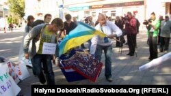 «Труна для адмінресурсу» в центрі Івано-Франківська, 7 вересня 2012 року