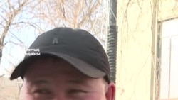 "Қазақтың елі бар да, тілі жоқ". Азаматтар мемлекеттік тілде қызмет ала ала ма? 