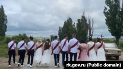 Выпускники в Крыму, архивное фото