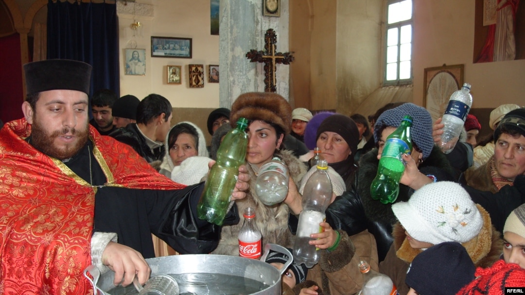 Председатель Совета религиозных меньшинств при омбудсмене Бека Миндиашвили считает, что в правилах регистрации религиозных объединений Грузия избрала наиболее либеральный путь