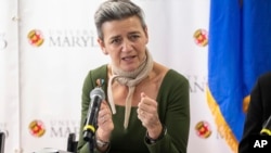 Margrethe Vestager, a bizottság ügyvezető alelnöke, versenypolitikai biztos egy 2022-es sajtótájékoztatón