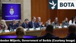 Presidenti i Serbisë, Aleksandar Vuçiq, flet gjatë një mbledhjeje të Qeverisë serbe në Beograd, 25 janar.