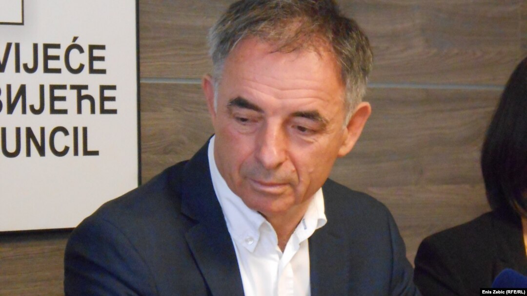 Lider hrvatskih Srba Milorad Pupovac ne daje jasne izjave