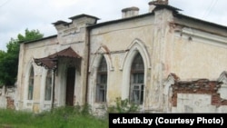 Паштовая станцыя ХІХ стагодзьдзя ў вёсцы Паграбенка Сеньненскага раёну Віцебскай вобласьці 