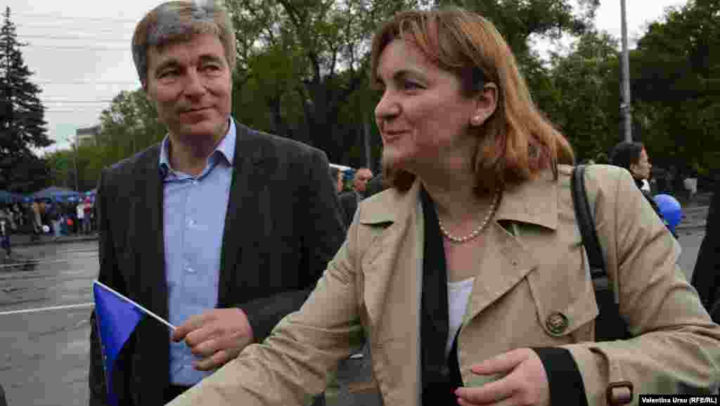 Diplomații într-o pauză de negocieri...