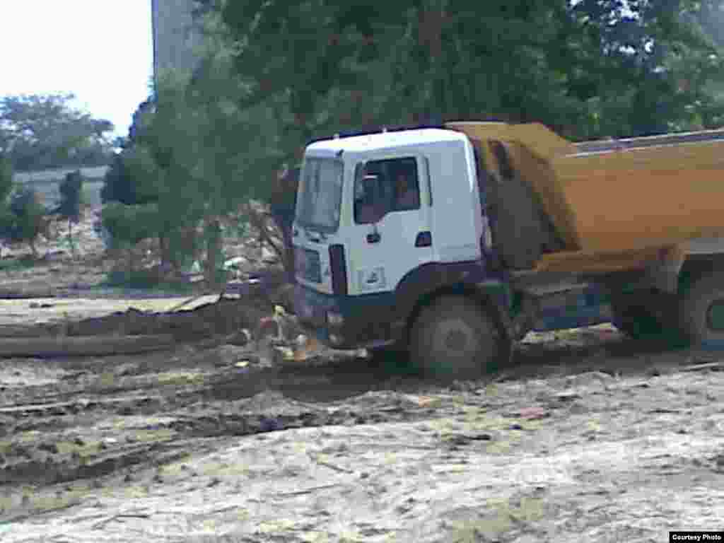 Fotosessiya Bəhruz Əsədzadənin AzadlıqRadiosunun Mobil Reportyor rubrikasına göndərdiyi fotolar əsasında hazırlanıb