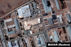 На этом спутниковом снимке крупным планом показаны здания Центра ядерных технологий в Натанзе, до того, как они подверглись авиаударам США. Окрестности города иранского Исфахан, 16 июня 2025 года