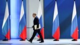 Владимир Путин уходит. После зачтения послания. 21 апреля 2021 года