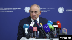 Վարչապետ Նիկոլ Փաշինյանը ճեպազրույցի ժամանակ, արխիվ