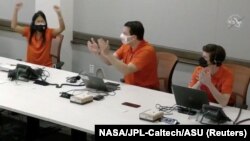 Echipa NASA la finalul zborului reușit de Ingenuity. California, 19 aprilie 2021. (Captură video)