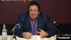 Armenia - Prosperous Armenia Party leader Gagik Tsarukian meets with young supporters, Febraury 6, 2026.