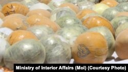 ارشیف، په نیمروز کې د نیول شویو نشه یي توکو یو انځور