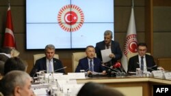 A Török Nagy Nemzetgyűlés (TBMM) külügyi bizottságának ülése Ankarában 2023. december 26-án