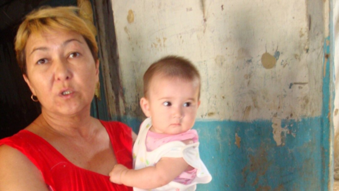 Ойыншықтары бар бірінші аналь