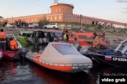 Очереди за бензином в Якутске даже на воде