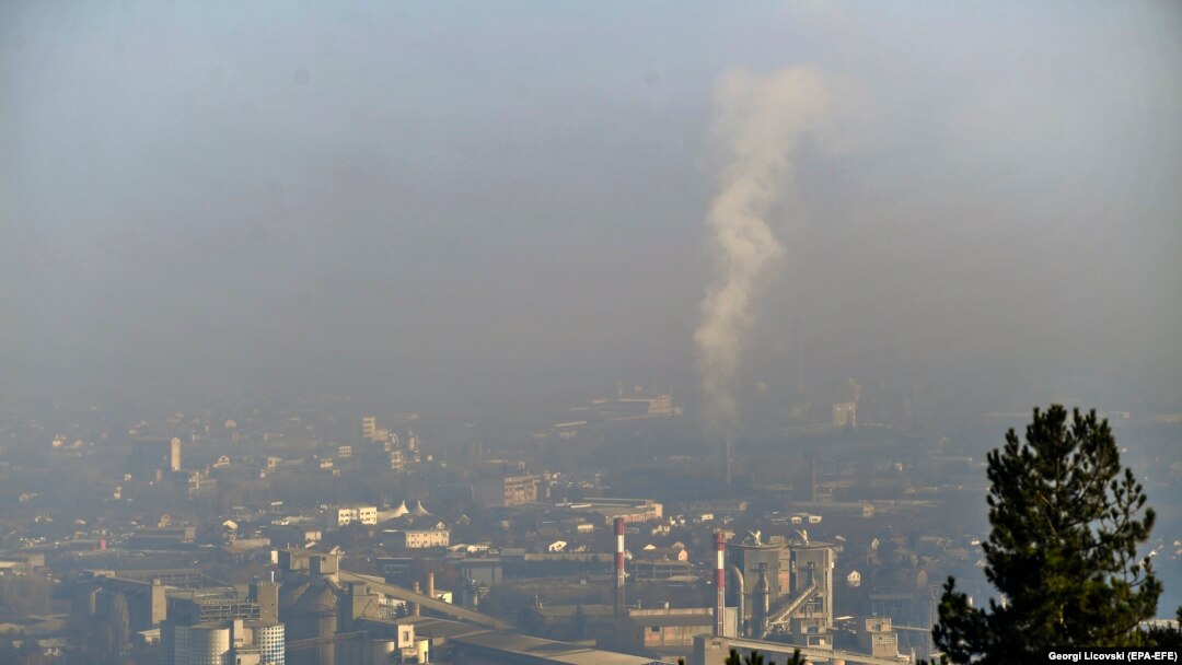Pulberile fine în suspensie (PM2,5) din aer reduc speranța de viață în Uniunea Europeană cu peste opt luni. (Imagine generică)
