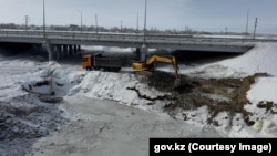 Қазақстандағы тасқынға дайындық процесі. 2026 жылдың наурызы. ТЖМ таратқан сурет. 